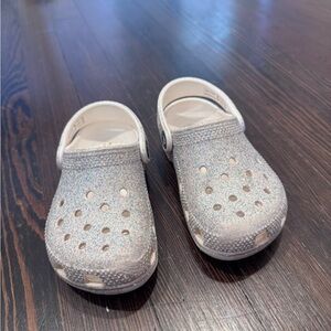 Toddler crocs